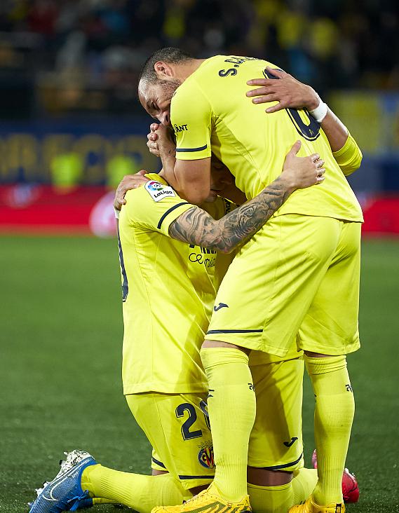 清晨里昂备战国王杯；豪取连胜细节曝光；信心回归；纪律约束更严格(若有战召必回战必胜下一句)