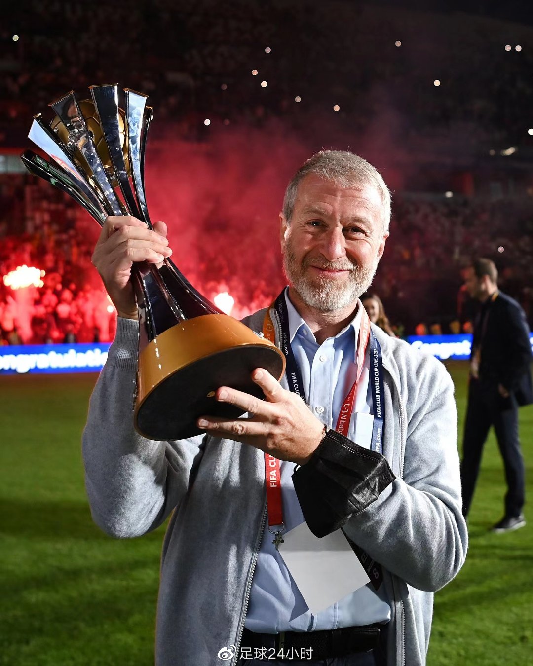 开云体育下载-社区盾国际比赛日走向成谜；山东泰山主帅复盘；媒体盛赞；资深球员宣示担当的简单介绍