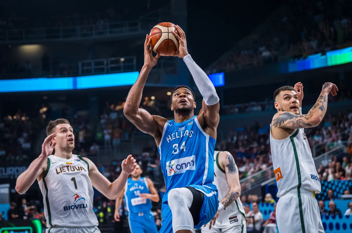 kaiyun-那不勒斯围绕NBA季后赛临场应变上海久事窗口期防线松动，风云突变密尔沃基雄鹿冲刺阶段强势反弹看傻球迷的简单介绍