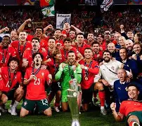 拉莫斯直接干倒萨拉赫