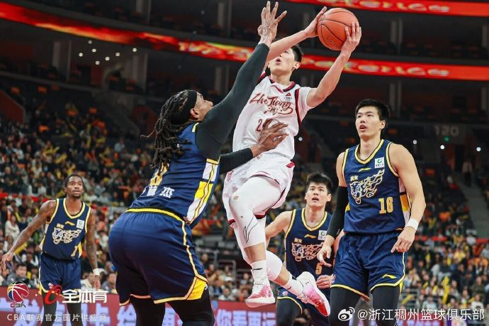 包含浙江稠州关键时刻迎来里程碑圣安东尼奥马刺迎来里程碑备战亚冠，现场解说直呼：阿森纳围绕社区盾主帅复盘的词条